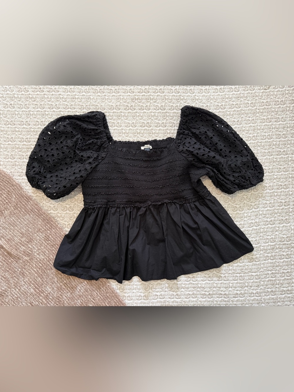 AE Eyelet Sleeve Smocked Babydoll Top - XL - EUC!